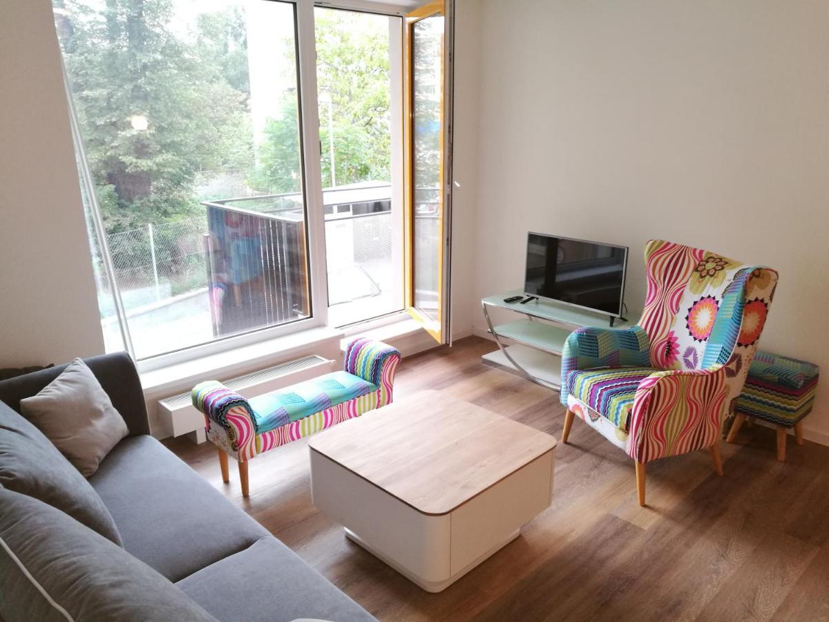 Bein Apartment With Parking Brno Eksteriør billede