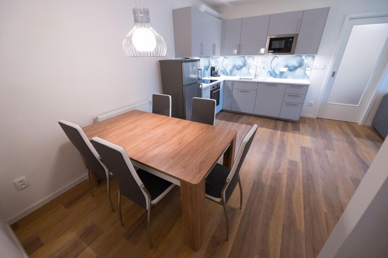 Bein Apartment With Parking Brno Eksteriør billede